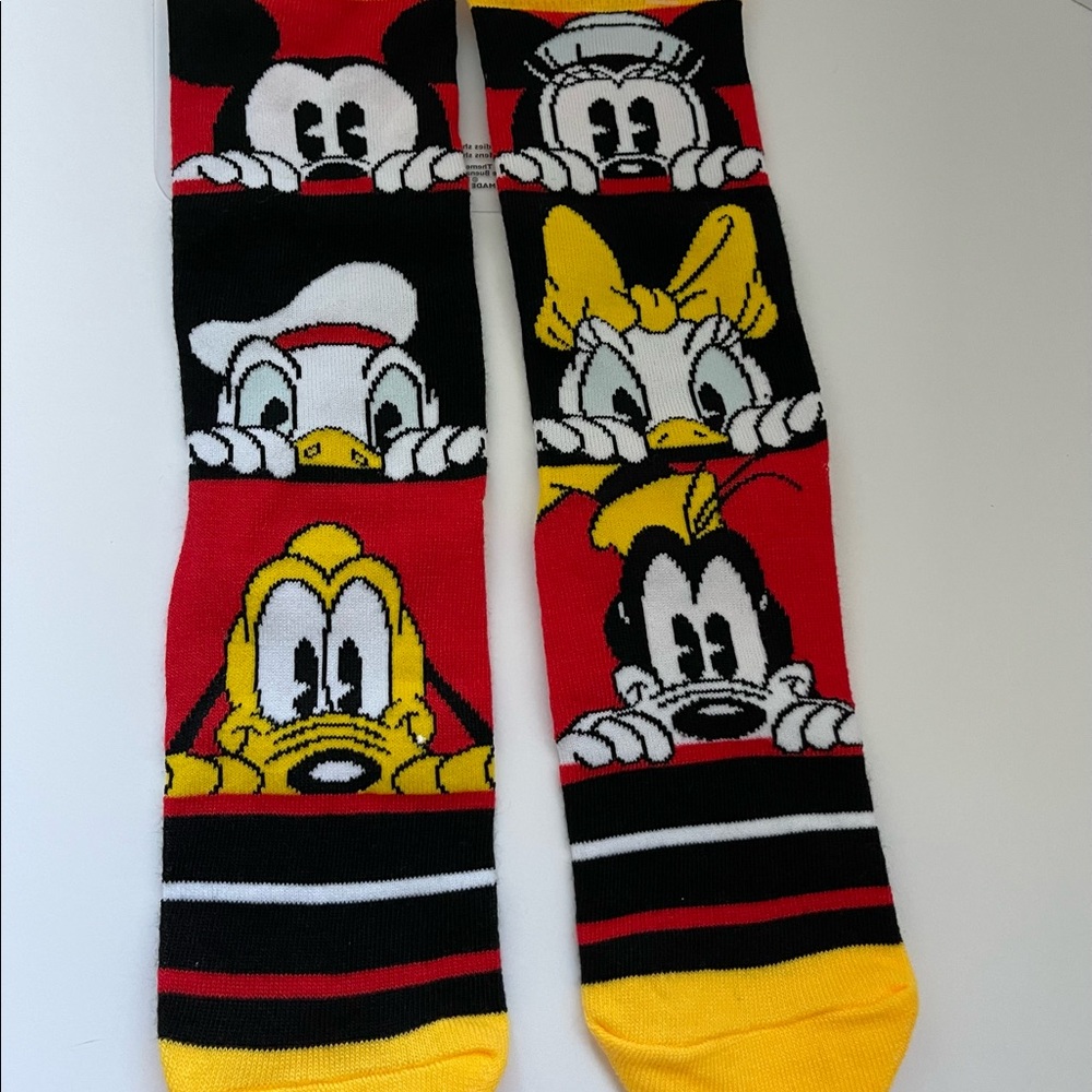 Disney Parks Mickey Minnie Donald Daisy Goofy Pluto Socks NWT
